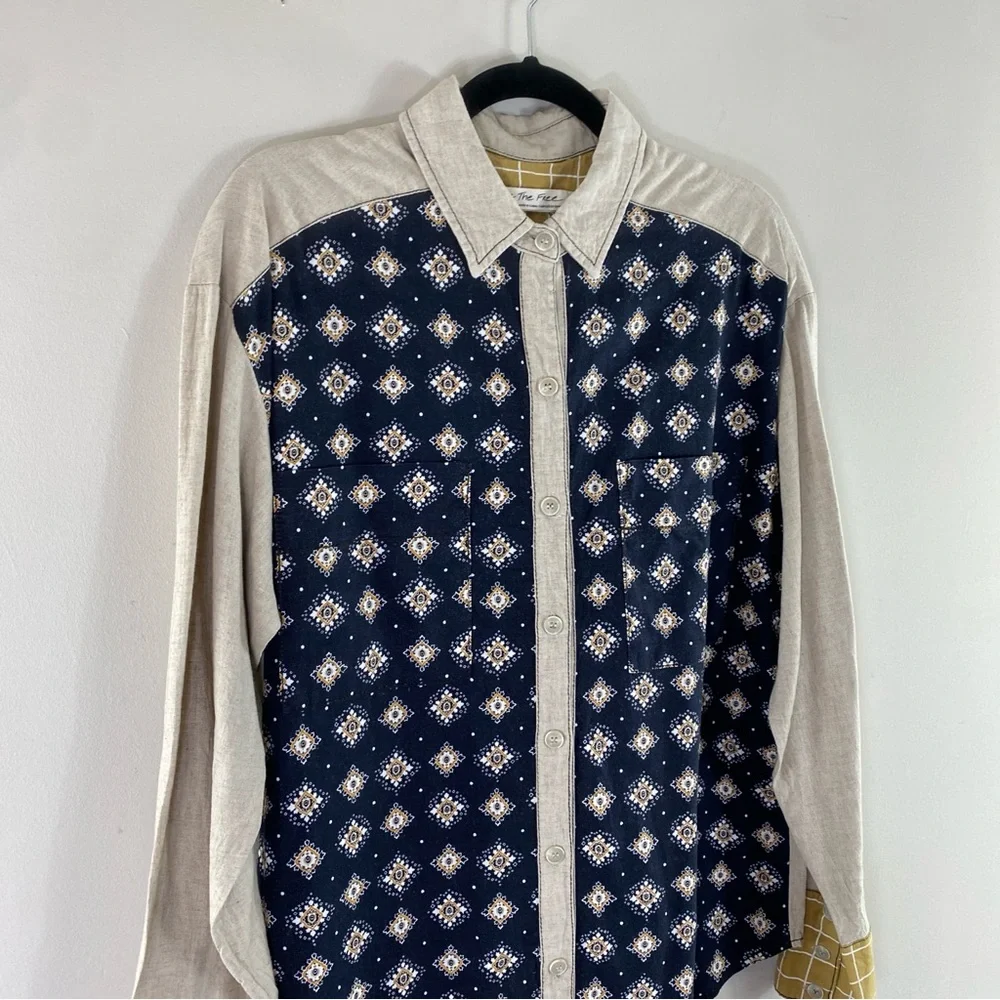 Free People We The Free Women’s Navy and Beige Patterned Button Down Shirt M - Picture 6 of 13